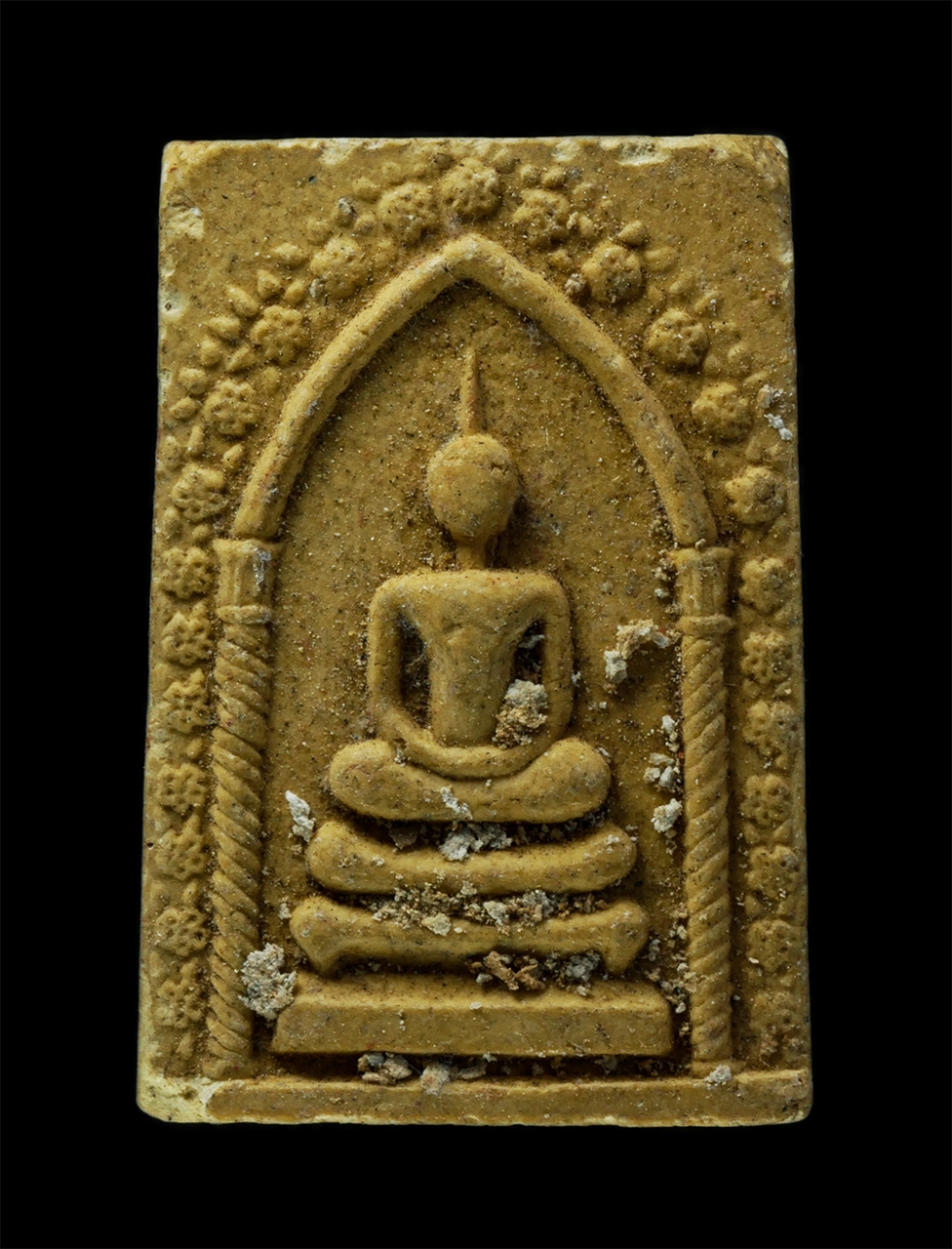 พระผงกล่องขาว17 (147)p.jpg - พระสมเด็จหลังรูปเหมือนหลวงพ่อวิโรจน์ (พระครูไพโรจน์วิริยคุณ) วัดท่าชุมนุม อ.สามโก้ จ.อ่างทอง เนื้อผงพุทธคุณ ผงว่าน ผงน้ำมัน#2 | https://kamulet.in.th